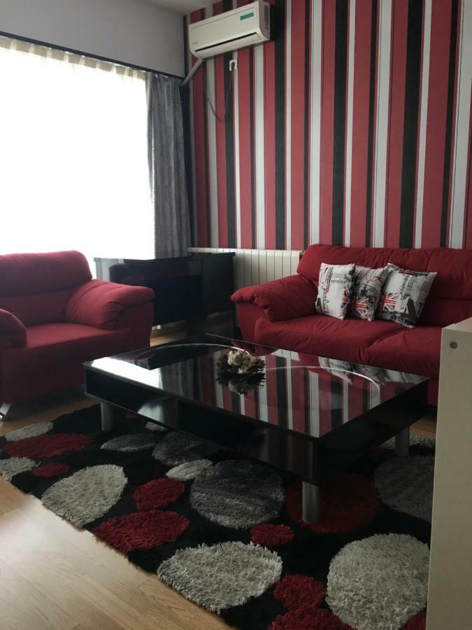 Dora City Apartament Lägenhet Cluj-Napoca Exteriör bild